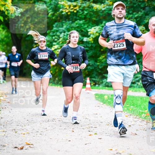 12.10.2025 - Bramfelder Halbmarathon 2025 Dr. Thomas Lammeyer http://msf.ph/oto/9348634 12.10.2025 10:28:01 Laufen 2334, 785, 2325, 2306 meine-sportfotos.de