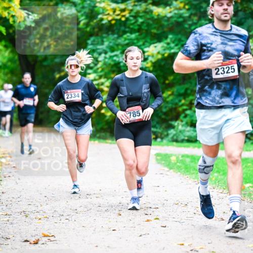 12.10.2025 - Bramfelder Halbmarathon 2025 Dr. Thomas Lammeyer http://msf.ph/oto/9348637 12.10.2025 10:28:02 Laufen 2334, 785, 2325, 2306 meine-sportfotos.de