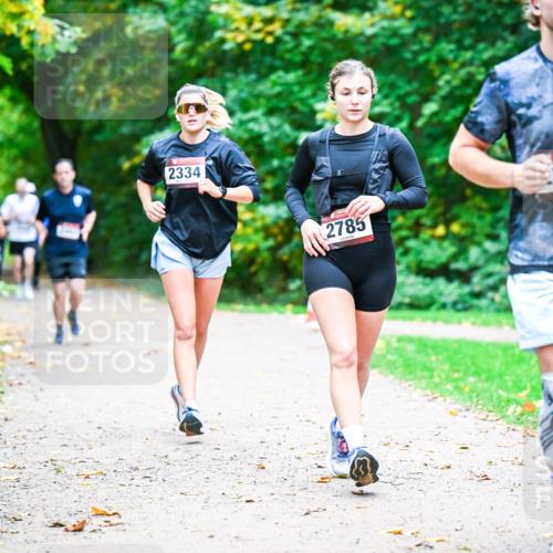 12.10.2025 - Bramfelder Halbmarathon 2025 Dr. Thomas Lammeyer http://msf.ph/oto/9348639 12.10.2025 10:28:02 Laufen 2334, 2785, 325 meine-sportfotos.de