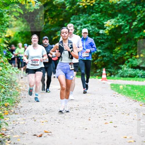 12.10.2025 - Bramfelder Halbmarathon 2025 Dr. Thomas Lammeyer http://msf.ph/oto/9348679 12.10.2025 10:28:11 Laufen 2401, 27, 2363 meine-sportfotos.de