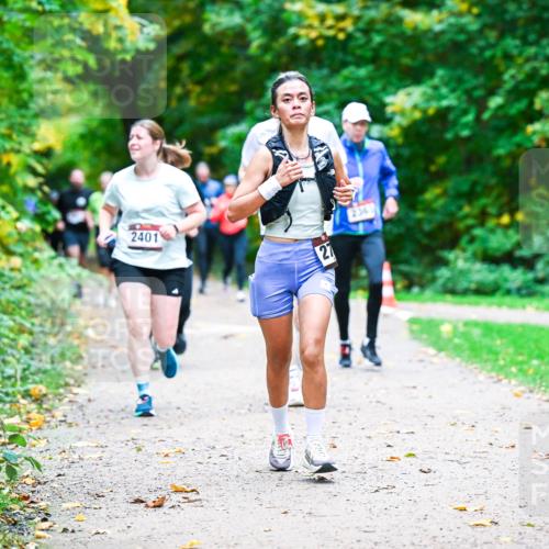 12.10.2025 - Bramfelder Halbmarathon 2025 Dr. Thomas Lammeyer http://msf.ph/oto/9348686 12.10.2025 10:28:12 Laufen 2401, 27 meine-sportfotos.de