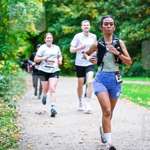 12.10.2025 - Bramfelder Halbmarathon 2025 Dr. Thomas Lammeyer http://msf.ph/oto/9348697 12.10.2025 10:28:13 Laufen 2401, 27 meine-sportfotos.de
