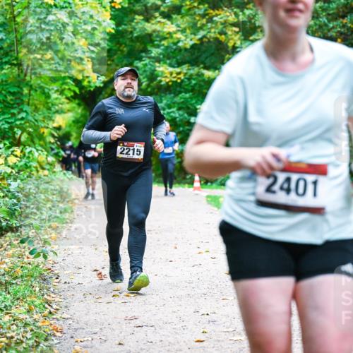 12.10.2025 - Bramfelder Halbmarathon 2025 Dr. Thomas Lammeyer http://msf.ph/oto/9348707 12.10.2025 10:28:15 Laufen 2215, 2401 meine-sportfotos.de