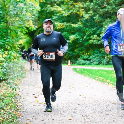 12.10.2025 - Bramfelder Halbmarathon 2025 Dr. Thomas Lammeyer http://msf.ph/oto/9348710 12.10.2025 10:28:16 Laufen 11, 2215, 236 meine-sportfotos.de