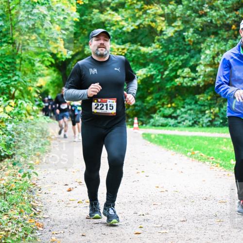 12.10.2025 - Bramfelder Halbmarathon 2025 Dr. Thomas Lammeyer http://msf.ph/oto/9348711 12.10.2025 10:28:16 Laufen 11, 2215, 2363 meine-sportfotos.de