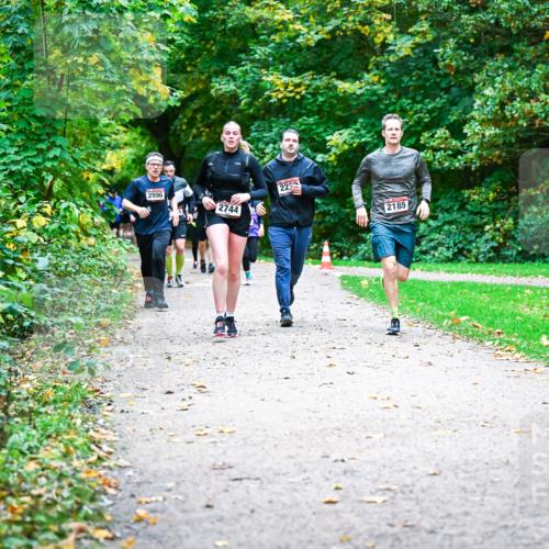 12.10.2025 - Bramfelder Halbmarathon 2025 Dr. Thomas Lammeyer http://msf.ph/oto/9348749 12.10.2025 10:28:27 Laufen 2996, 2744, 2263, 2185 meine-sportfotos.de