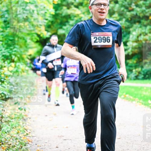 12.10.2025 - Bramfelder Halbmarathon 2025 Dr. Thomas Lammeyer http://msf.ph/oto/9348771 12.10.2025 10:28:32 Laufen 34, 2996 meine-sportfotos.de