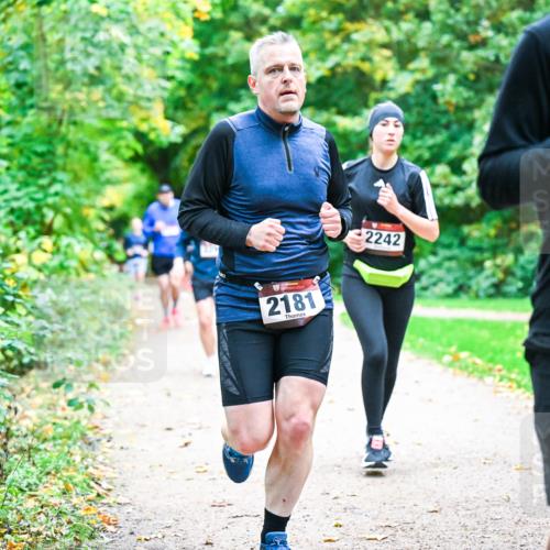 12.10.2025 - Bramfelder Halbmarathon 2025 Dr. Thomas Lammeyer http://msf.ph/oto/9348794 12.10.2025 10:28:36 Laufen 2181, 2242, 28 meine-sportfotos.de