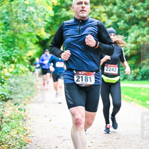 12.10.2025 - Bramfelder Halbmarathon 2025 Dr. Thomas Lammeyer http://msf.ph/oto/9348796 12.10.2025 10:28:36 Laufen 34, 2181, 2242 meine-sportfotos.de