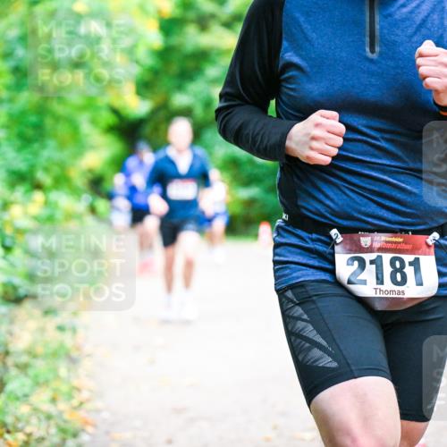 12.10.2025 - Bramfelder Halbmarathon 2025 Dr. Thomas Lammeyer http://msf.ph/oto/9348799 12.10.2025 10:28:37 Laufen 34, 2181 meine-sportfotos.de