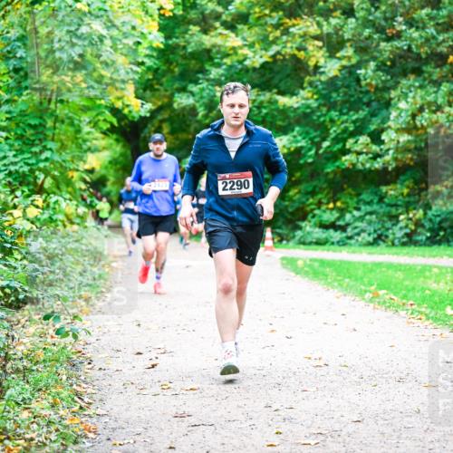 12.10.2025 - Bramfelder Halbmarathon 2025 Dr. Thomas Lammeyer http://msf.ph/oto/9348804 12.10.2025 10:28:38 Laufen 2423, 2290 meine-sportfotos.de