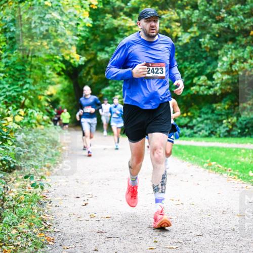 12.10.2025 - Bramfelder Halbmarathon 2025 Dr. Thomas Lammeyer http://msf.ph/oto/9348825 12.10.2025 10:28:41 Laufen 2423 meine-sportfotos.de