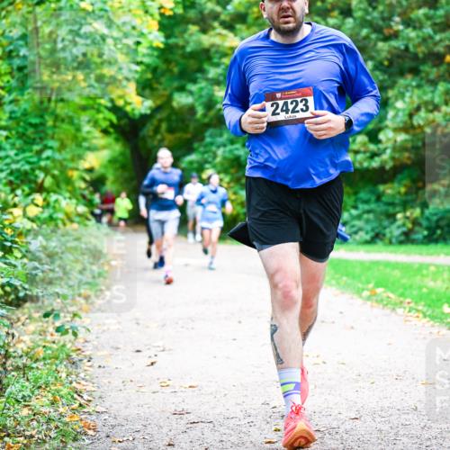 12.10.2025 - Bramfelder Halbmarathon 2025 Dr. Thomas Lammeyer http://msf.ph/oto/9348828 12.10.2025 10:28:42 Laufen 2423 meine-sportfotos.de