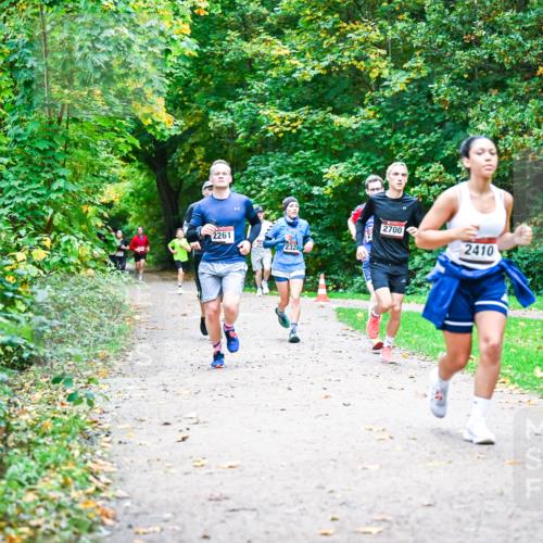 12.10.2025 - Bramfelder Halbmarathon 2025 Dr. Thomas Lammeyer http://msf.ph/oto/9348832 12.10.2025 10:28:43 Laufen 2261, 232, 2700, 2410 meine-sportfotos.de