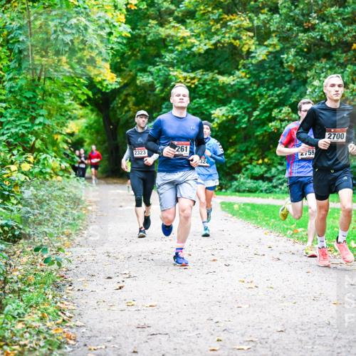 12.10.2025 - Bramfelder Halbmarathon 2025 Dr. Thomas Lammeyer http://msf.ph/oto/9348840 12.10.2025 10:28:44 Laufen 261, 2323, 2759, 2700, 2410 meine-sportfotos.de