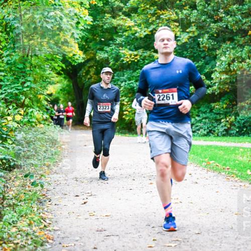 12.10.2025 - Bramfelder Halbmarathon 2025 Dr. Thomas Lammeyer http://msf.ph/oto/9348848 12.10.2025 10:28:45 Laufen 2323, 2261, 2759 meine-sportfotos.de