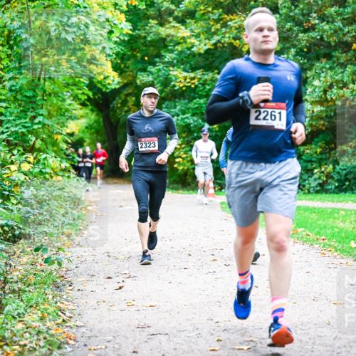 12.10.2025 - Bramfelder Halbmarathon 2025 Dr. Thomas Lammeyer http://msf.ph/oto/9348850 12.10.2025 10:28:46 Laufen 2323, 2261 meine-sportfotos.de