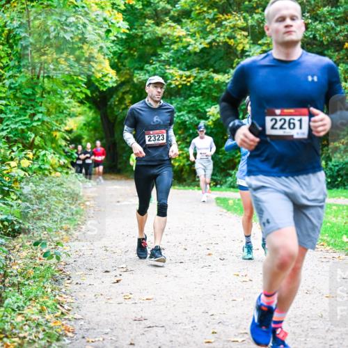 12.10.2025 - Bramfelder Halbmarathon 2025 Dr. Thomas Lammeyer http://msf.ph/oto/9348852 12.10.2025 10:28:46 Laufen 2261, 2323 meine-sportfotos.de