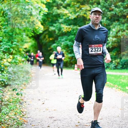 12.10.2025 - Bramfelder Halbmarathon 2025 Dr. Thomas Lammeyer http://msf.ph/oto/9348864 12.10.2025 10:28:47 Laufen 34, 2323, 23 meine-sportfotos.de