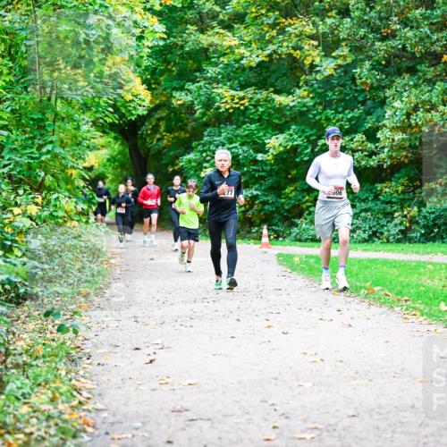 12.10.2025 - Bramfelder Halbmarathon 2025 Dr. Thomas Lammeyer http://msf.ph/oto/9348867 12.10.2025 10:28:49 Laufen 90 meine-sportfotos.de