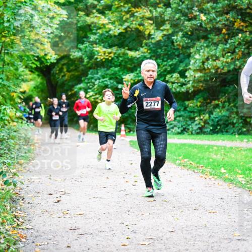 12.10.2025 - Bramfelder Halbmarathon 2025 Dr. Thomas Lammeyer http://msf.ph/oto/9348870 12.10.2025 10:28:51 Laufen 2606, 2277 meine-sportfotos.de