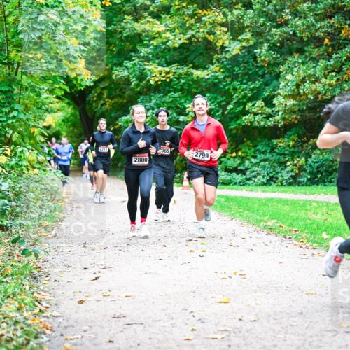 12.10.2025 - Bramfelder Halbmarathon 2025 Dr. Thomas Lammeyer http://msf.ph/oto/9348895 12.10.2025 10:28:56 Laufen 2211, 2800, 365, 2799, 2340 meine-sportfotos.de