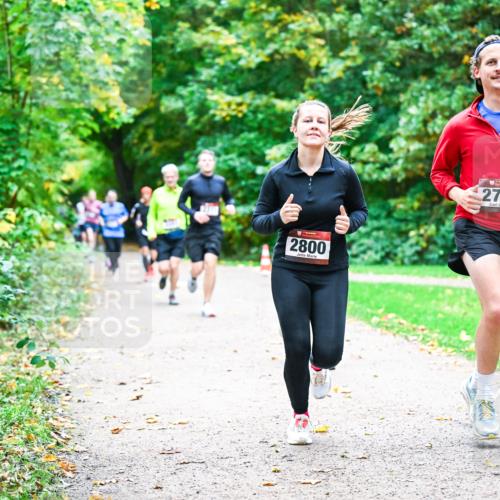 12.10.2025 - Bramfelder Halbmarathon 2025 Dr. Thomas Lammeyer http://msf.ph/oto/9348910 12.10.2025 10:28:58 Laufen 2800, 2799 meine-sportfotos.de