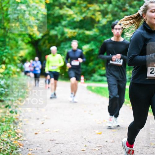 12.10.2025 - Bramfelder Halbmarathon 2025 Dr. Thomas Lammeyer http://msf.ph/oto/9348916 12.10.2025 10:28:59 Laufen 365, 34, 2800 meine-sportfotos.de