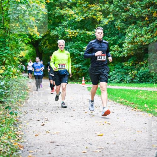 12.10.2025 - Bramfelder Halbmarathon 2025 Dr. Thomas Lammeyer http://msf.ph/oto/9348924 12.10.2025 10:29:01 Laufen 2201, 2211 meine-sportfotos.de