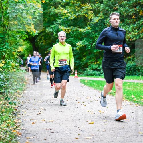 12.10.2025 - Bramfelder Halbmarathon 2025 Dr. Thomas Lammeyer http://msf.ph/oto/9348930 12.10.2025 10:29:01 Laufen 2201, 11 meine-sportfotos.de
