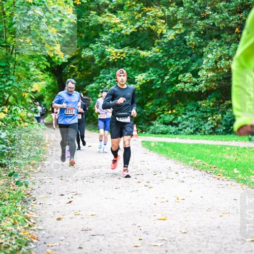 12.10.2025 - Bramfelder Halbmarathon 2025 Dr. Thomas Lammeyer http://msf.ph/oto/9348944 12.10.2025 10:29:04 Laufen 2232, 27, 2202, 2380, 22 meine-sportfotos.de