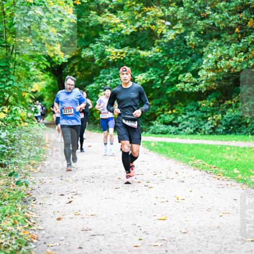 12.10.2025 - Bramfelder Halbmarathon 2025 Dr. Thomas Lammeyer http://msf.ph/oto/9348947 12.10.2025 10:29:04 Laufen 2232 meine-sportfotos.de