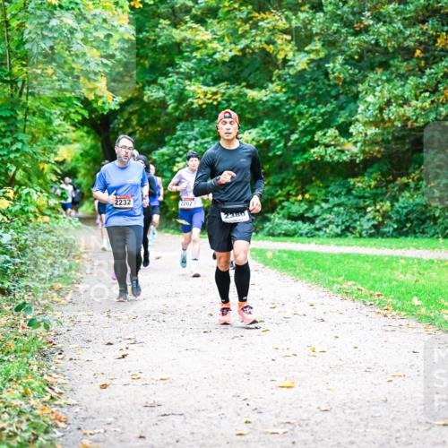 12.10.2025 - Bramfelder Halbmarathon 2025 Dr. Thomas Lammeyer http://msf.ph/oto/9348948 12.10.2025 10:29:04 Laufen 2232, 2202, 2380 meine-sportfotos.de
