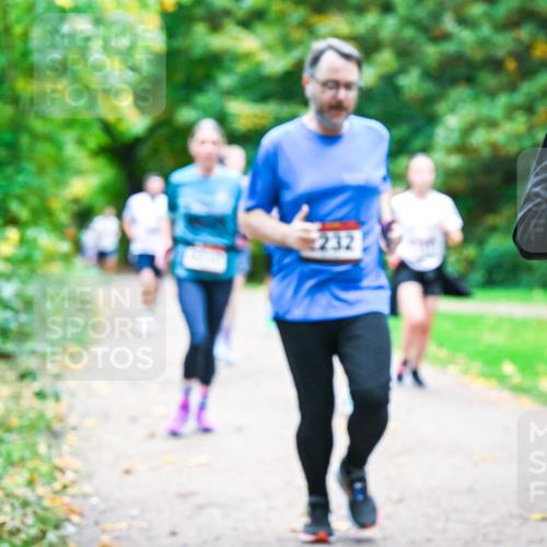 12.10.2025 - Bramfelder Halbmarathon 2025 Dr. Thomas Lammeyer http://msf.ph/oto/9348967 12.10.2025 10:29:07 Laufen 232 meine-sportfotos.de