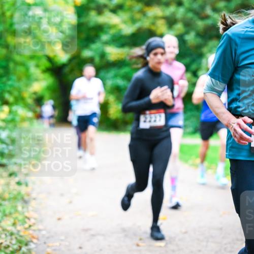 12.10.2025 - Bramfelder Halbmarathon 2025 Dr. Thomas Lammeyer http://msf.ph/oto/9348974 12.10.2025 10:29:09 Laufen 3237, 34, 2217, 92 meine-sportfotos.de