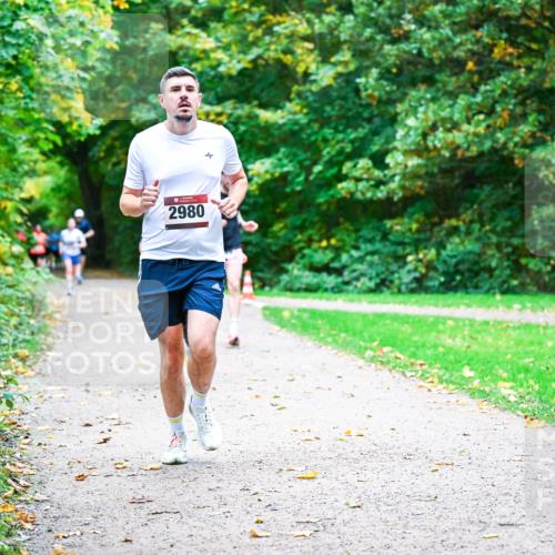 12.10.2025 - Bramfelder Halbmarathon 2025 Dr. Thomas Lammeyer http://msf.ph/oto/9348983 12.10.2025 10:29:11 Laufen 2980 meine-sportfotos.de