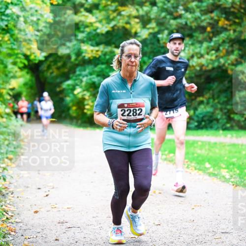 12.10.2025 - Bramfelder Halbmarathon 2025 Dr. Thomas Lammeyer http://msf.ph/oto/9348996 12.10.2025 10:29:13 Laufen 2282, 2715 meine-sportfotos.de