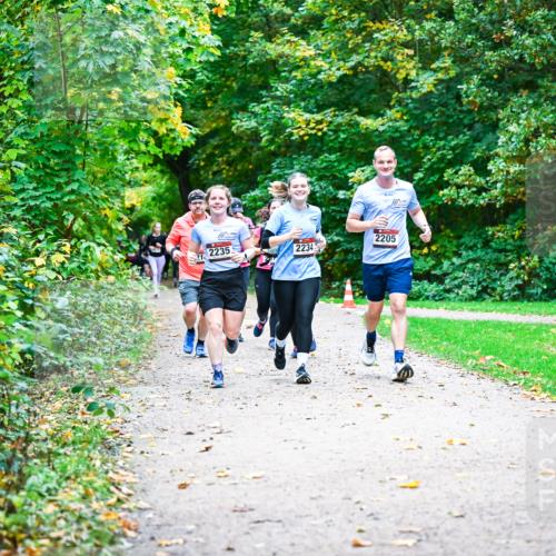 12.10.2025 - Bramfelder Halbmarathon 2025 Dr. Thomas Lammeyer http://msf.ph/oto/9349052 12.10.2025 10:29:28 Laufen 2205, 2235, 2234, 1 meine-sportfotos.de