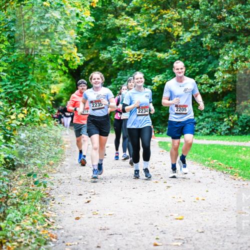12.10.2025 - Bramfelder Halbmarathon 2025 Dr. Thomas Lammeyer http://msf.ph/oto/9349056 12.10.2025 10:29:28 Laufen 218, 2235, 2234, 2205 meine-sportfotos.de