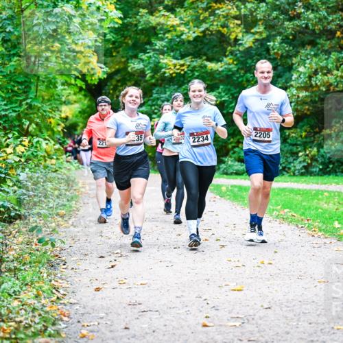 12.10.2025 - Bramfelder Halbmarathon 2025 Dr. Thomas Lammeyer http://msf.ph/oto/9349059 12.10.2025 10:29:29 Laufen 35, 221, 2234, 2205 meine-sportfotos.de