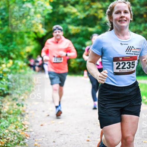 12.10.2025 - Bramfelder Halbmarathon 2025 Dr. Thomas Lammeyer http://msf.ph/oto/9349067 12.10.2025 10:29:31 Laufen 34, 2235 meine-sportfotos.de