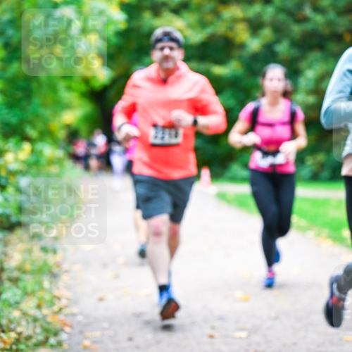 12.10.2025 - Bramfelder Halbmarathon 2025 Dr. Thomas Lammeyer http://msf.ph/oto/9349071 12.10.2025 10:29:32 Laufen 2407 meine-sportfotos.de