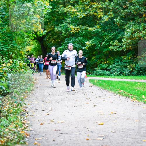 12.10.2025 - Bramfelder Halbmarathon 2025 Dr. Thomas Lammeyer http://msf.ph/oto/9349083 12.10.2025 10:29:36 Laufen 2815, 263, 2360, 2317 meine-sportfotos.de