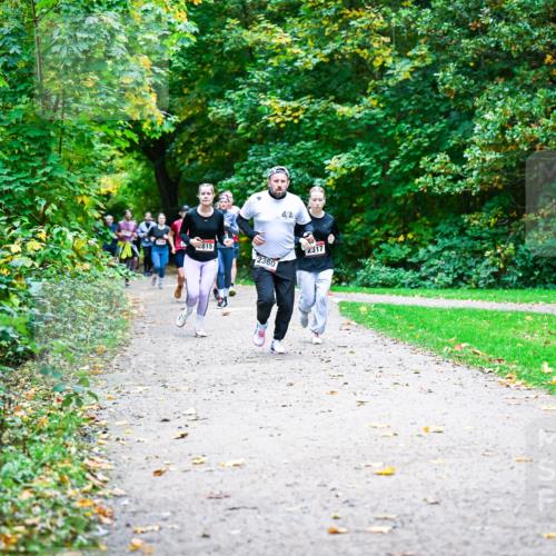 12.10.2025 - Bramfelder Halbmarathon 2025 Dr. Thomas Lammeyer http://msf.ph/oto/9349085 12.10.2025 10:29:36 Laufen 2815, 2317, 2360 meine-sportfotos.de