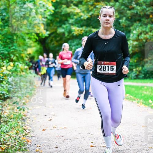 12.10.2025 - Bramfelder Halbmarathon 2025 Dr. Thomas Lammeyer http://msf.ph/oto/9349119 12.10.2025 10:29:41 Laufen 34, 2815 meine-sportfotos.de