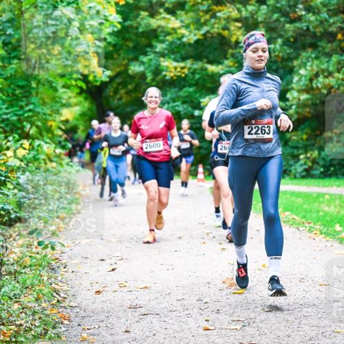 12.10.2025 - Bramfelder Halbmarathon 2025 Dr. Thomas Lammeyer http://msf.ph/oto/9349127 12.10.2025 10:29:42 Laufen 2600, 260, 2263 meine-sportfotos.de