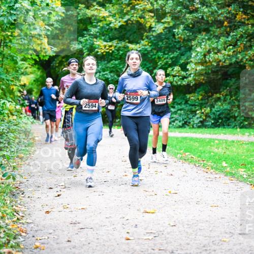 12.10.2025 - Bramfelder Halbmarathon 2025 Dr. Thomas Lammeyer http://msf.ph/oto/9349142 12.10.2025 10:29:46 Laufen 2594, 2599, 2409 meine-sportfotos.de