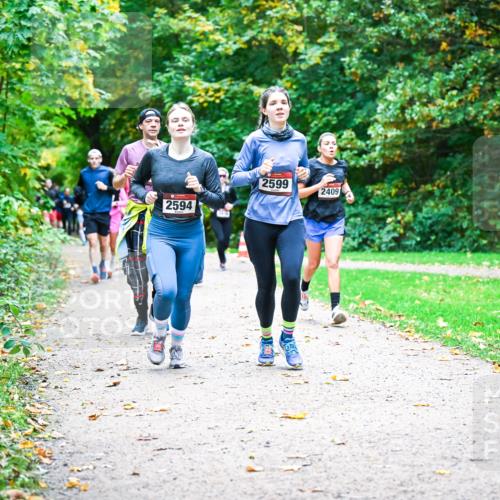 12.10.2025 - Bramfelder Halbmarathon 2025 Dr. Thomas Lammeyer http://msf.ph/oto/9349143 12.10.2025 10:29:46 Laufen 2594, 2599, 2409 meine-sportfotos.de