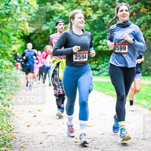 12.10.2025 - Bramfelder Halbmarathon 2025 Dr. Thomas Lammeyer http://msf.ph/oto/9349151 12.10.2025 10:29:47 Laufen 2594, 2599 meine-sportfotos.de