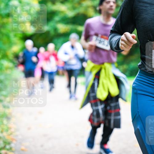 12.10.2025 - Bramfelder Halbmarathon 2025 Dr. Thomas Lammeyer http://msf.ph/oto/9349157 12.10.2025 10:29:48 Laufen 34, 2594 meine-sportfotos.de